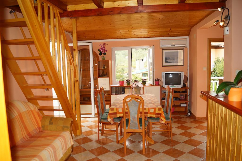 Apartments Julija Vela Luka Bilik gambar